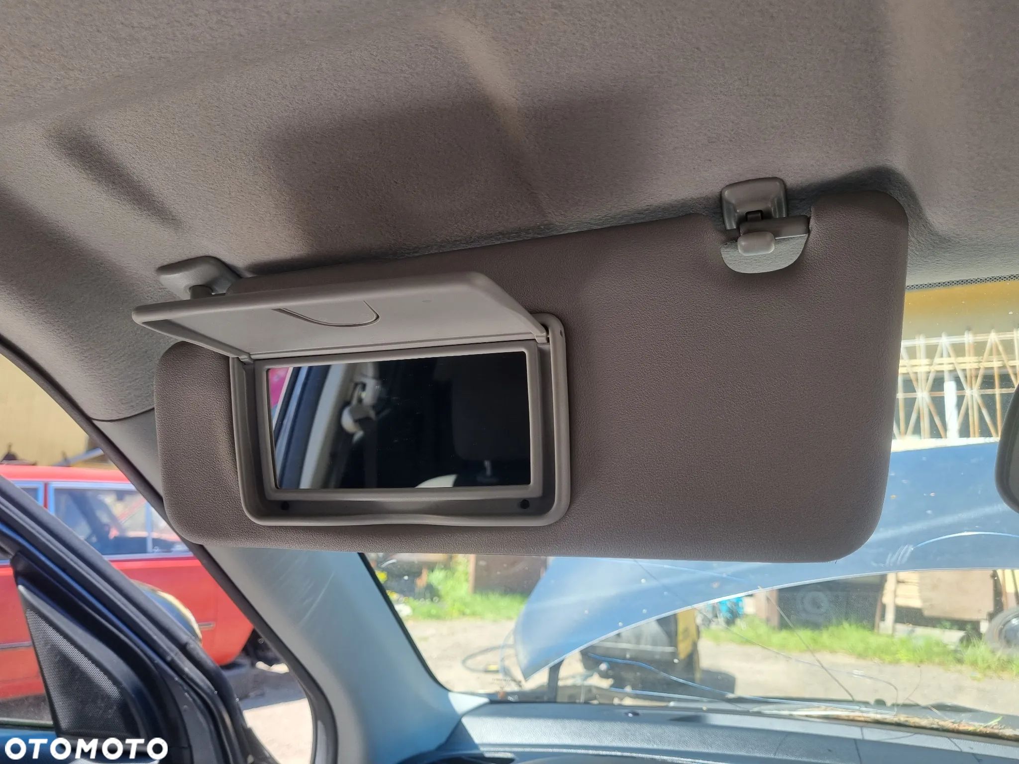SUZUKI SWIFT VI MK8 17-20 2018 r. daszek lewy osłona przeciwsłoneczna lewa * - 1