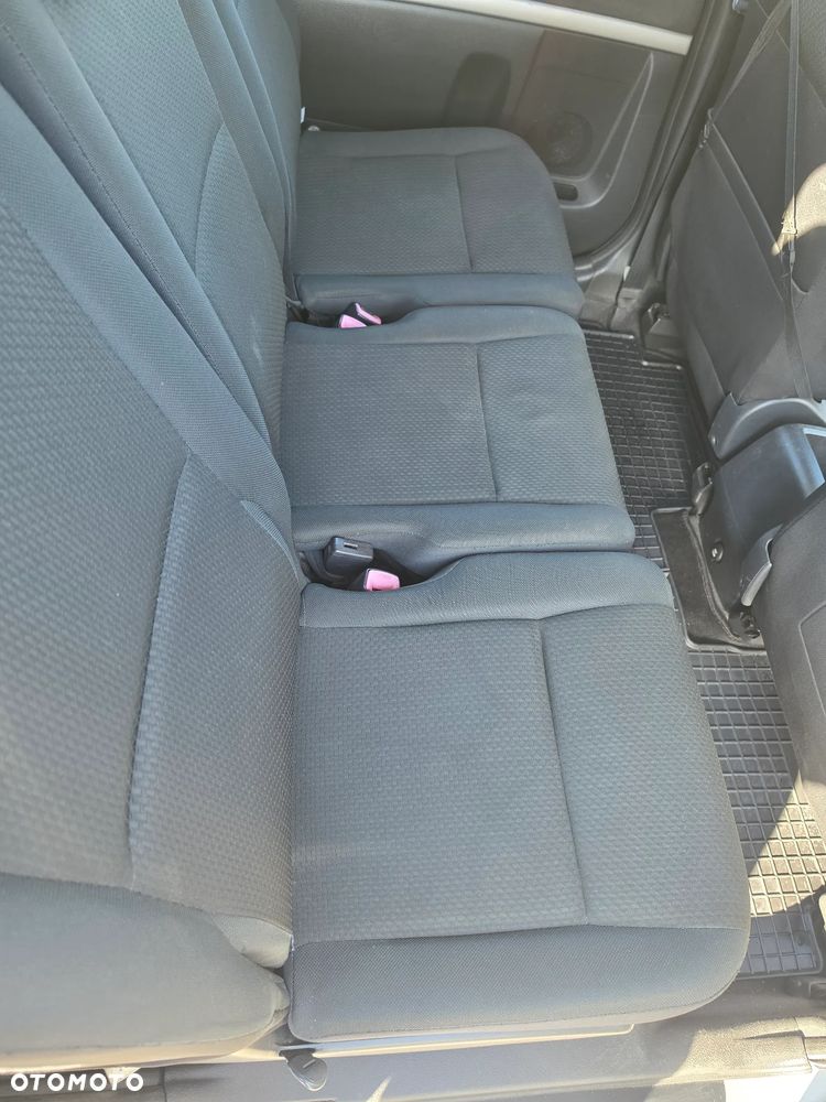 Toyota Corolla Verso - 8