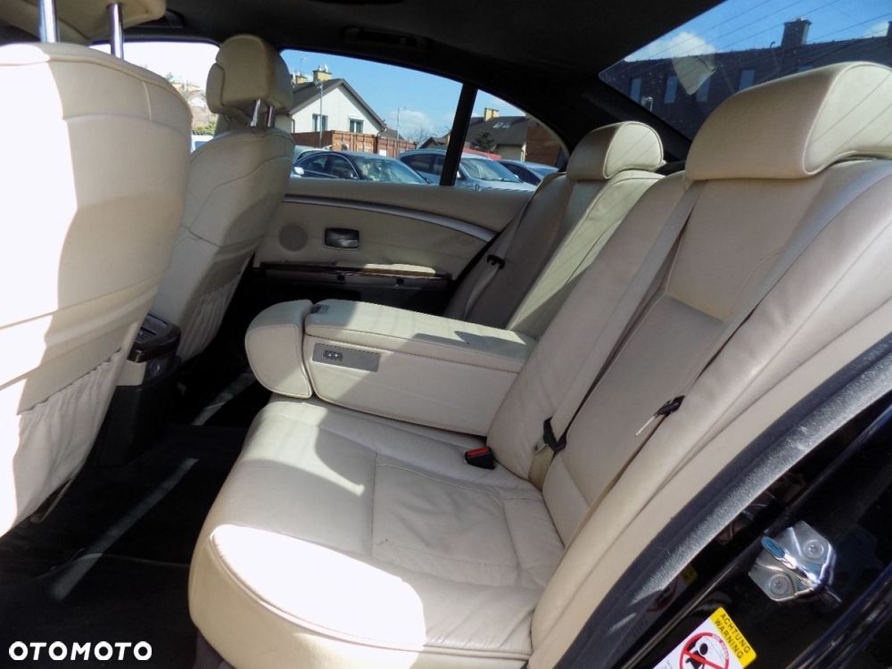 BMW Seria 7 - 8