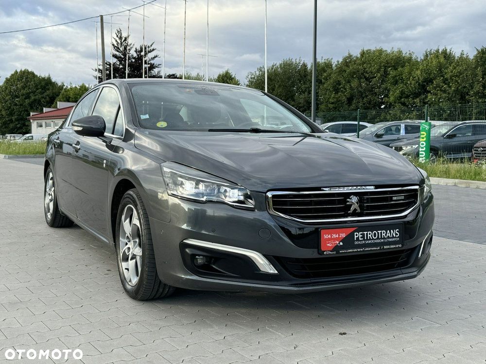 Peugeot 508 RXH Hybrid4 - 12