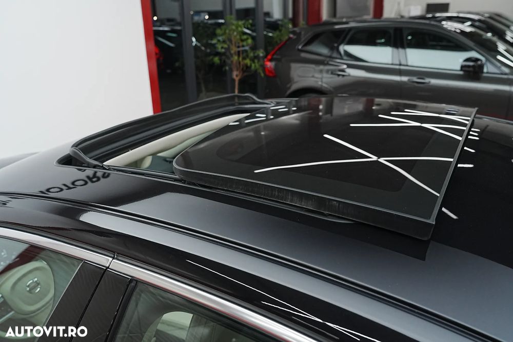 Volvo S60 T8 eAWD Momentum Pro - 32