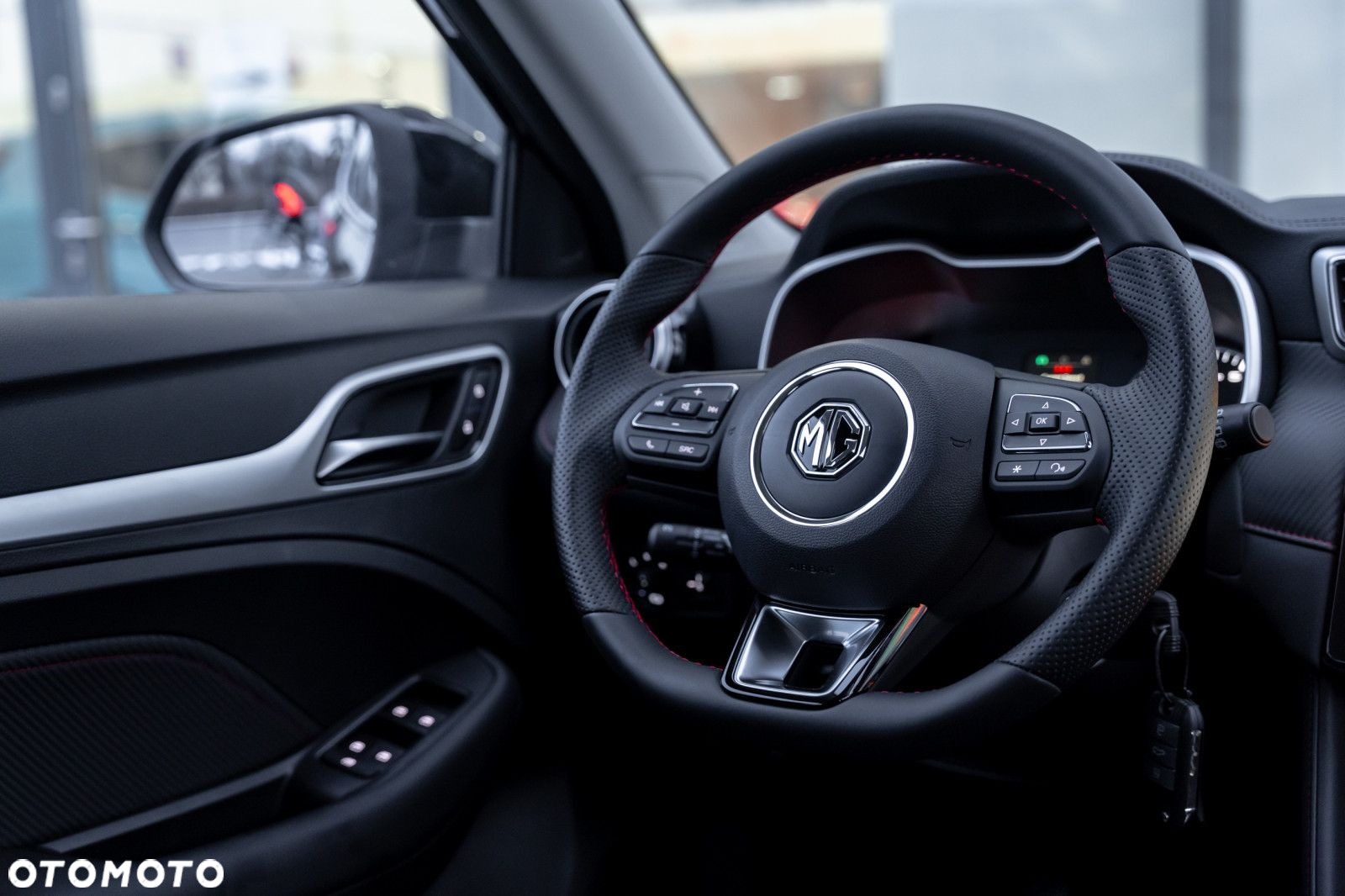 MG ZS - 10