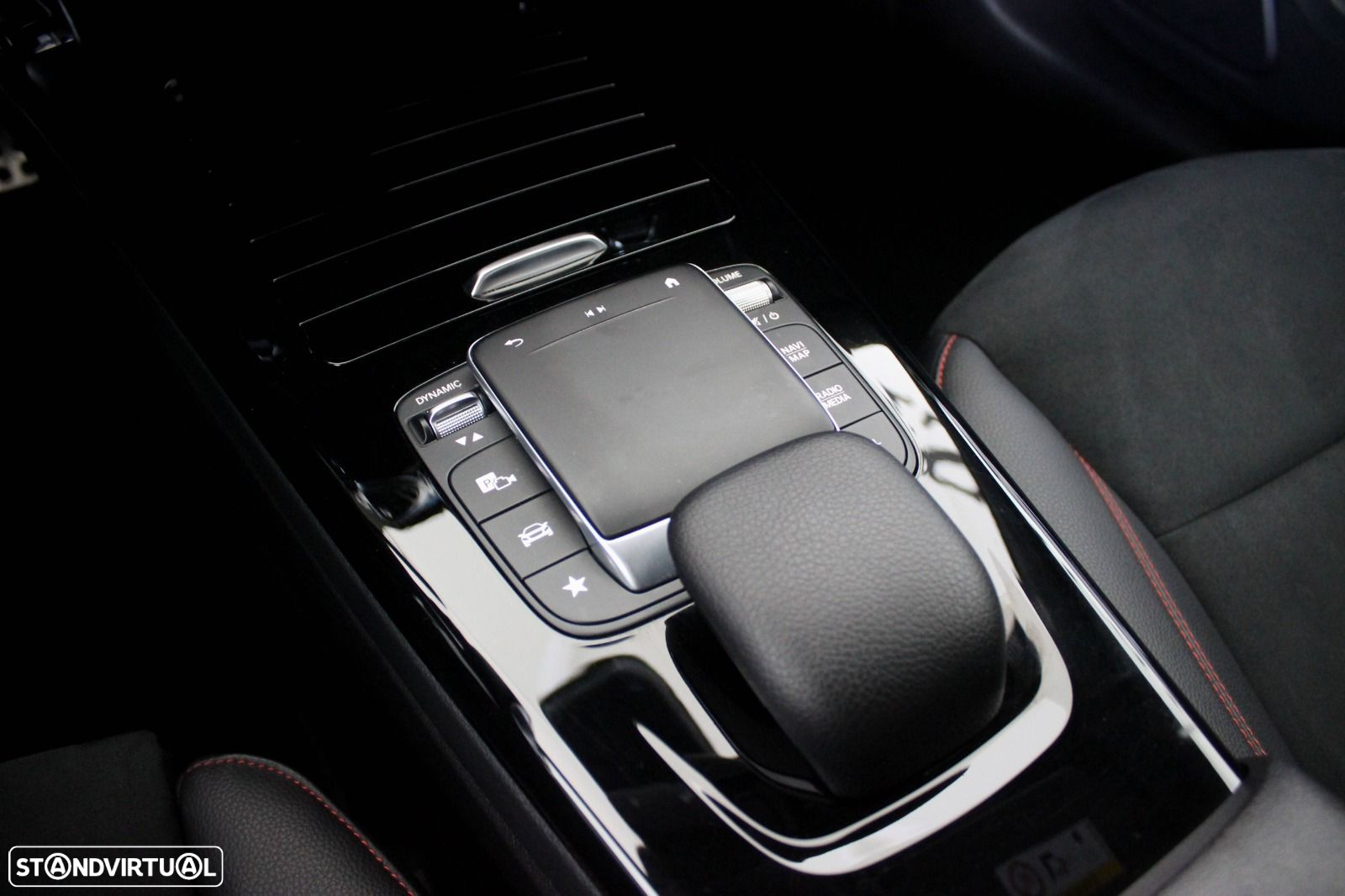 Mercedes-Benz CLA 180 d Shooting Brake AMG Line Aut. - 35