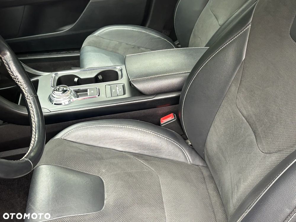 Ford Fusion - 9
