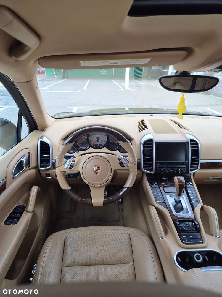 Porsche Cayenne - 12