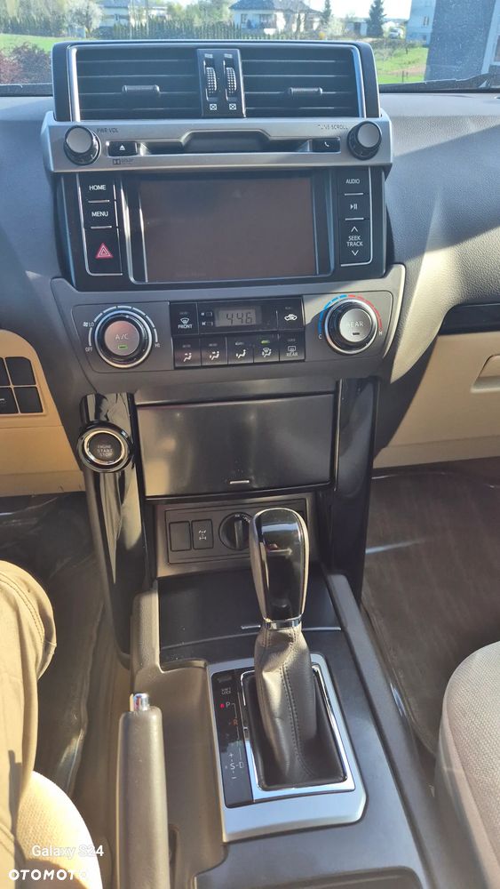 Toyota Land Cruiser - 7