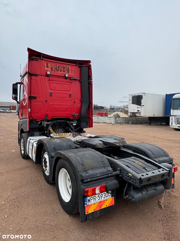 Mercedes-Benz Actros - 3