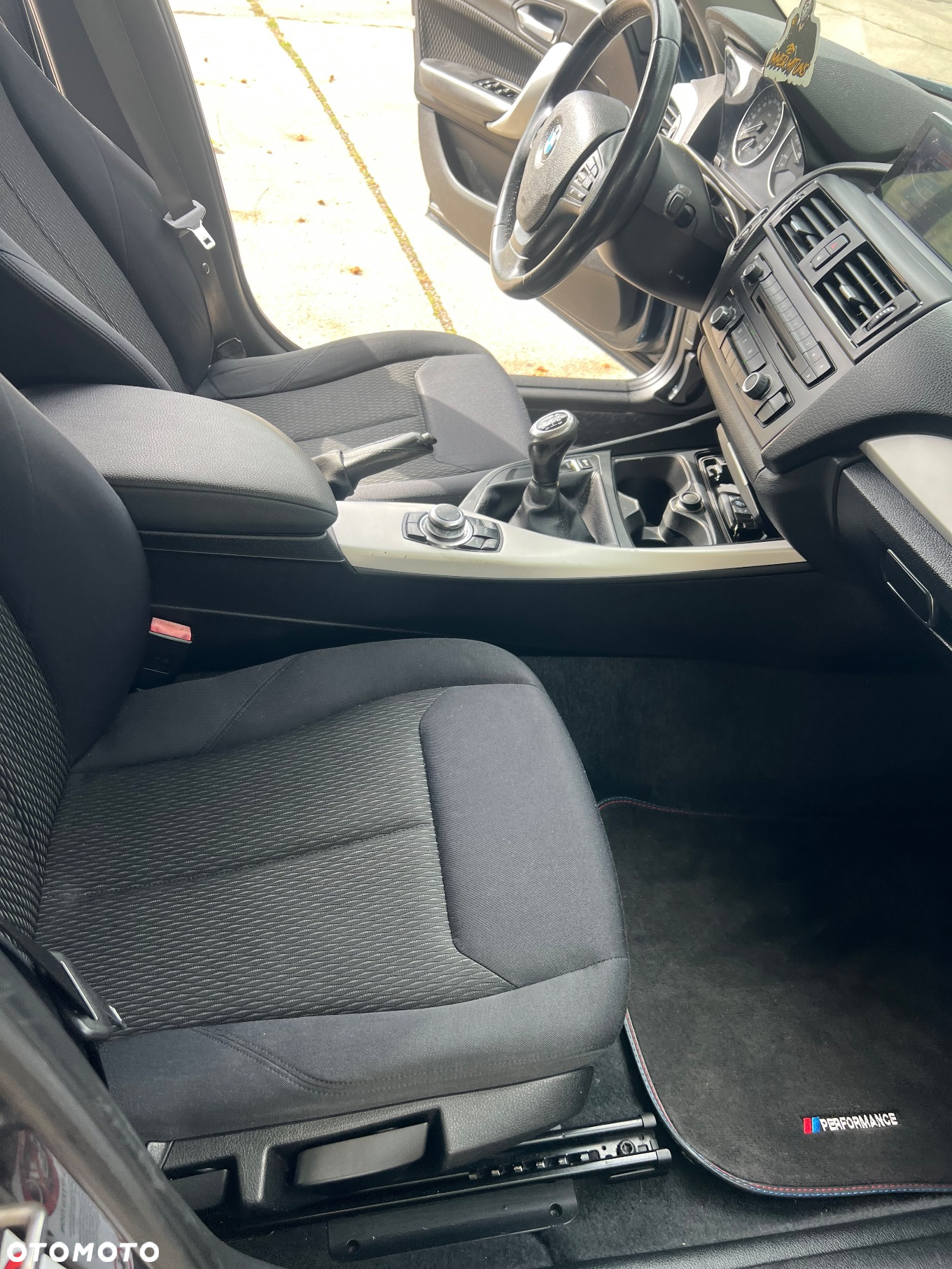 BMW Seria 1 116d - 24