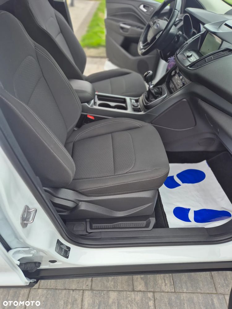 Ford Kuga 1.5 EcoBoost 2x4 Titanium - 18