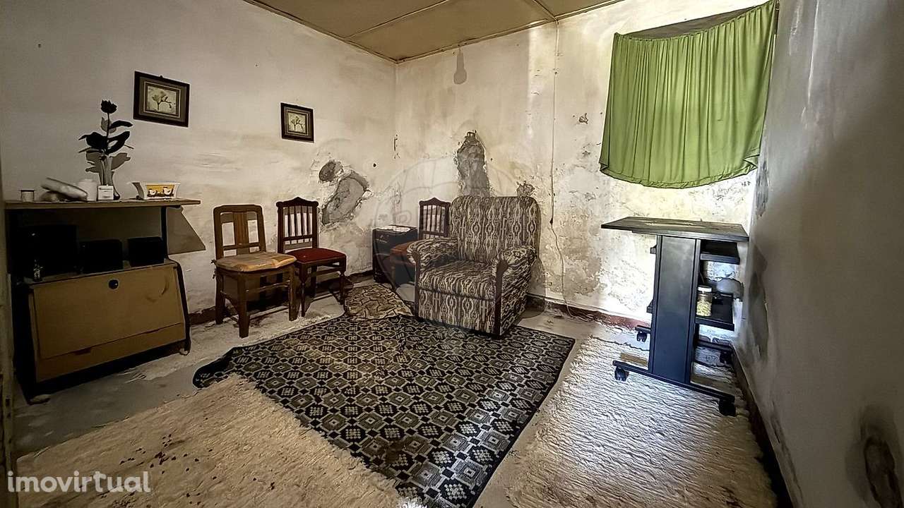 Moradia T2 para venda - Grande imagem: 2/17