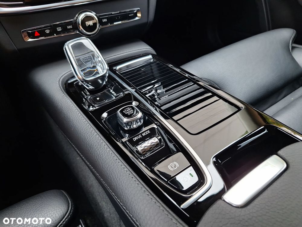 Volvo V90 T8 AWD Plug-In Hybrid Inscription - 30
