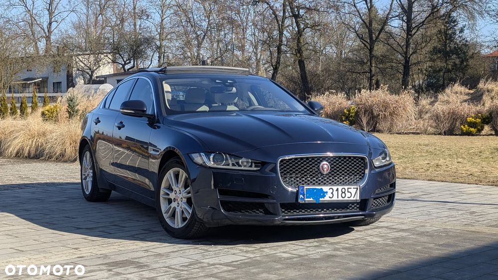 Jaguar XE - 2