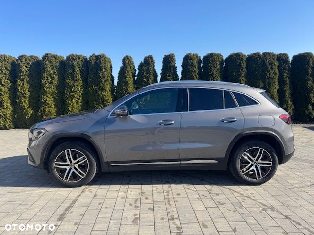 Mercedes-Benz GLA - 8