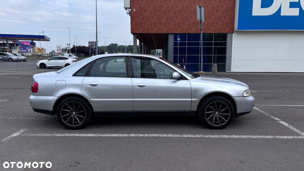 Audi A4 Limousine 2.4 Quattro - 7