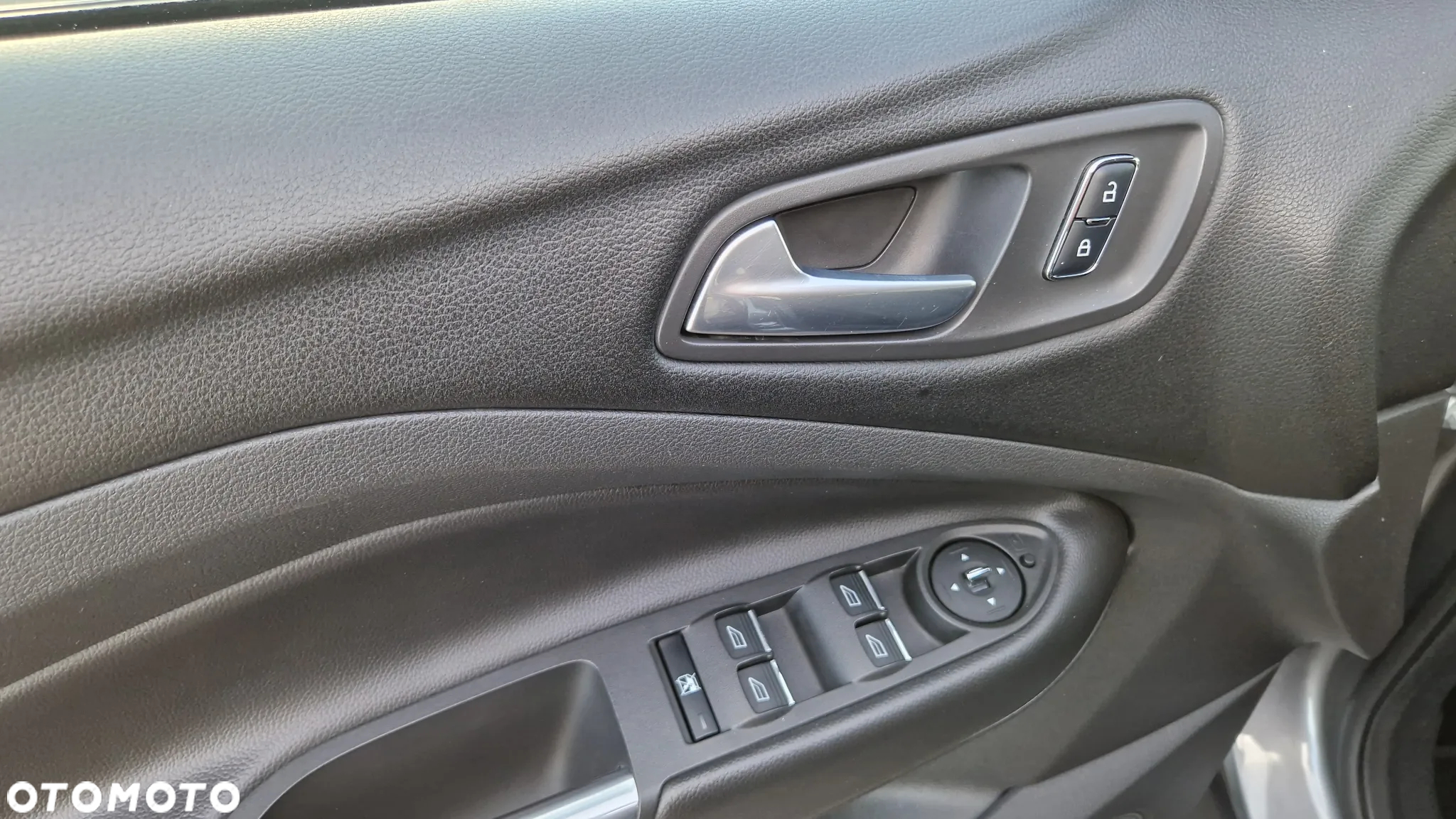 Ford Kuga 1.6 EcoBoost FWD Titanium ASS - 22