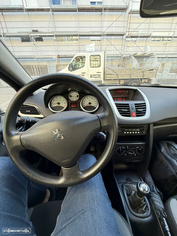 Peugeot 207 1.4 16V Trendy - 2