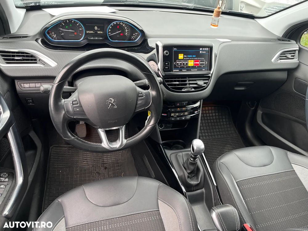 Peugeot 2008 1.2 PureTech Turbo S&S Allure - 8