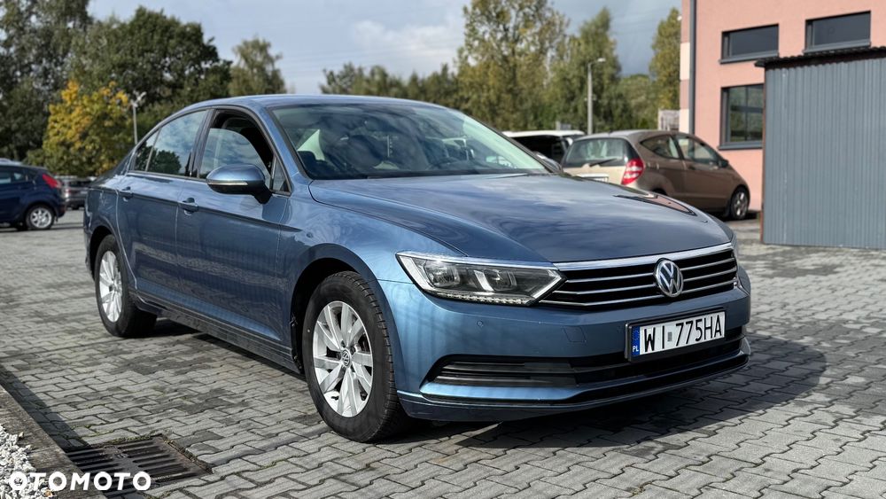 Volkswagen Passat - 4