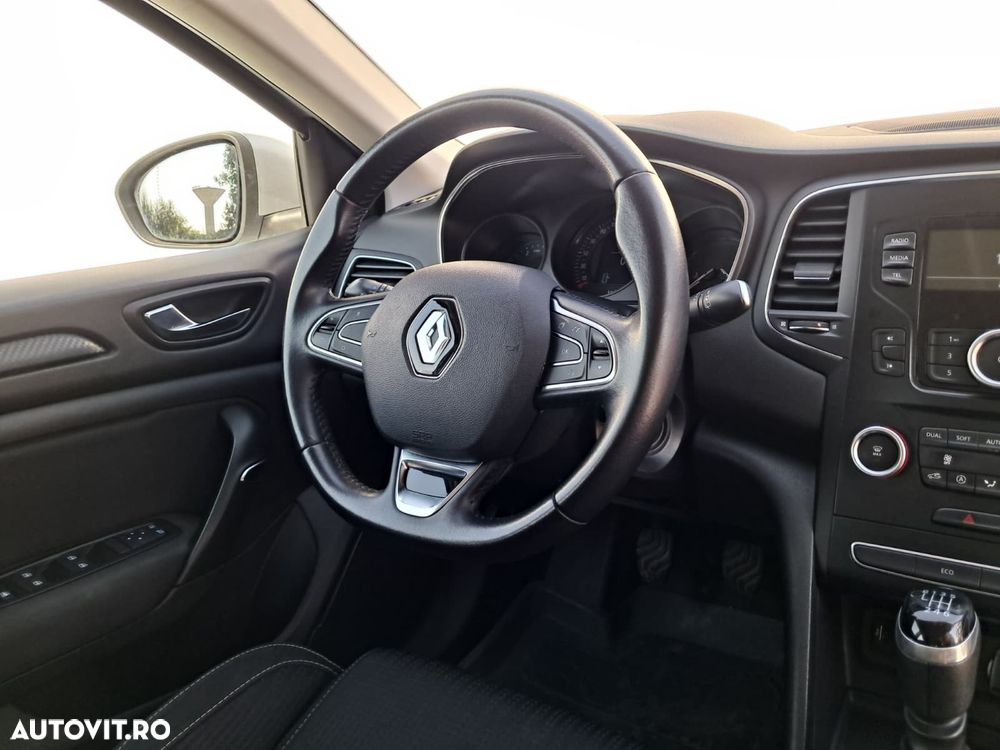 Renault Megane Blue dCi 116 Zen - 18
