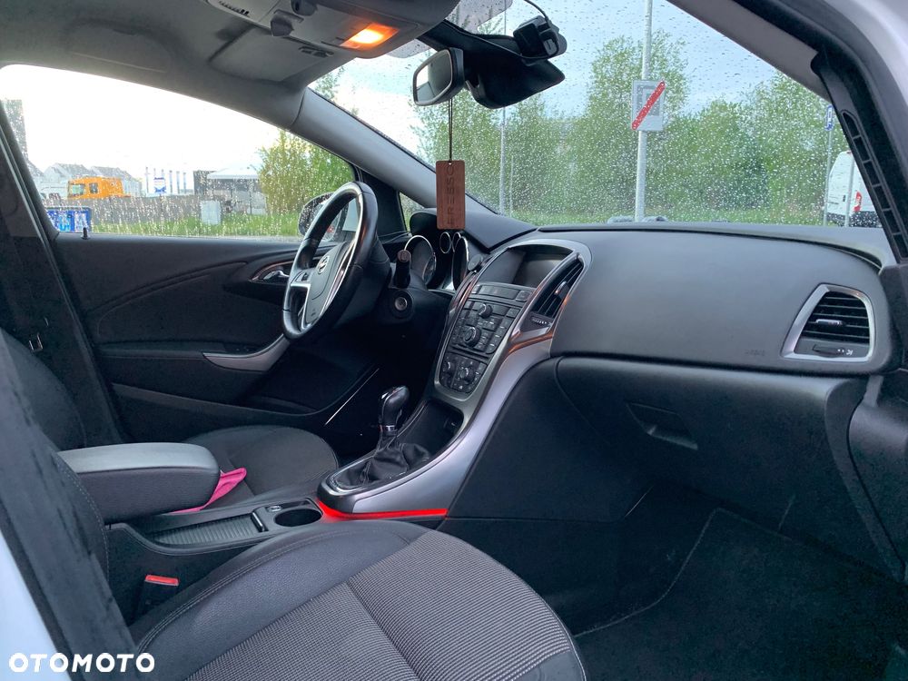 Opel Astra 1.6 Turbo - 15