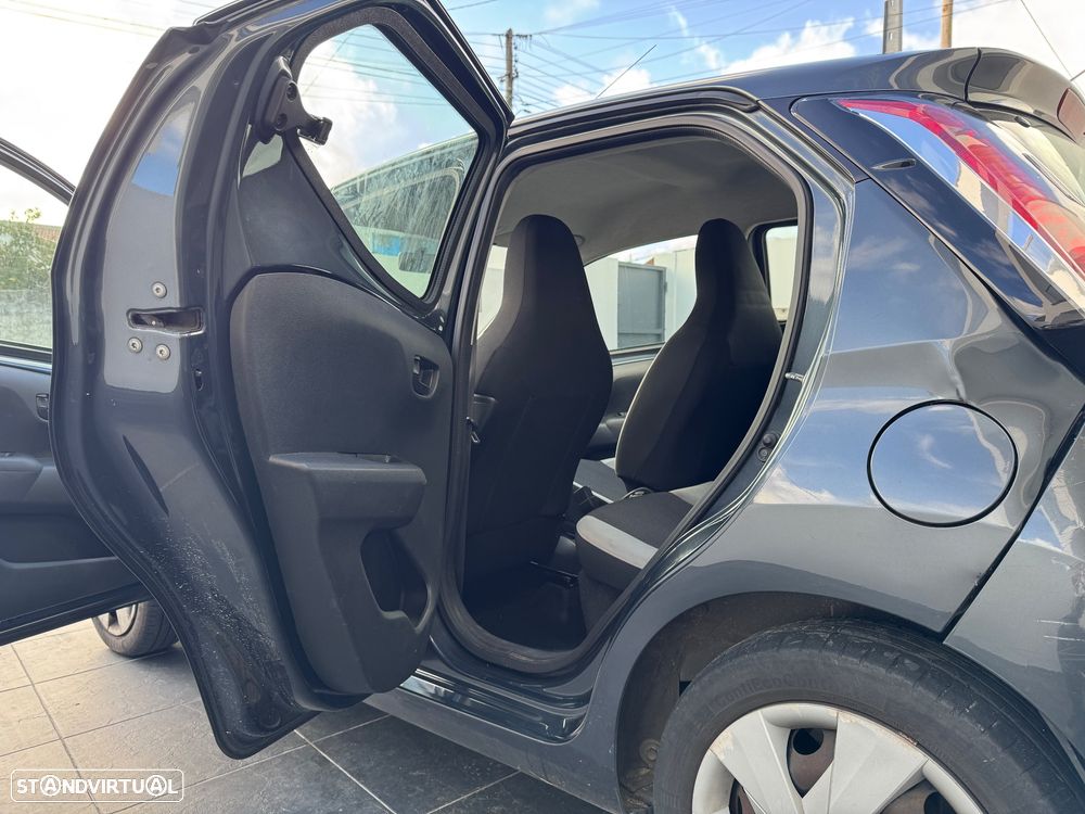 Toyota Aygo 1.0 - 10