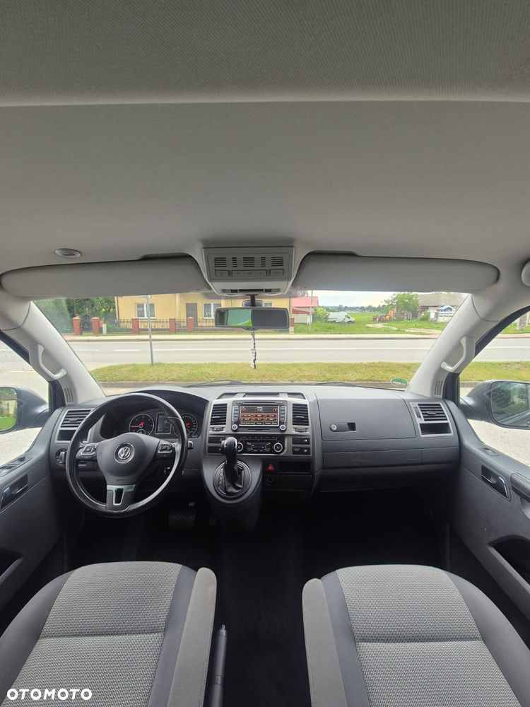 Volkswagen Caravelle - 11
