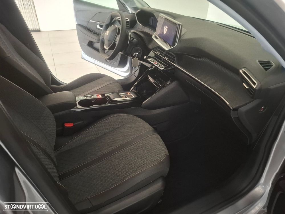 Peugeot 208 1.2 Hybrid Allure e-DCS6 - 12