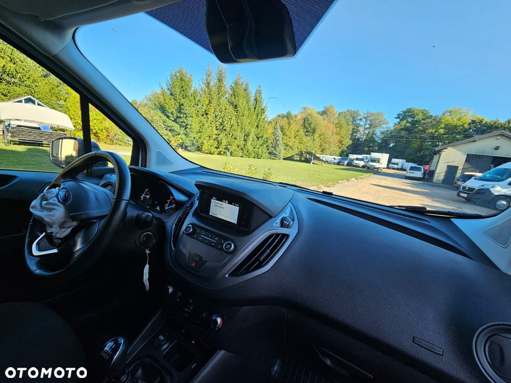 Ford Transit Courier - 18