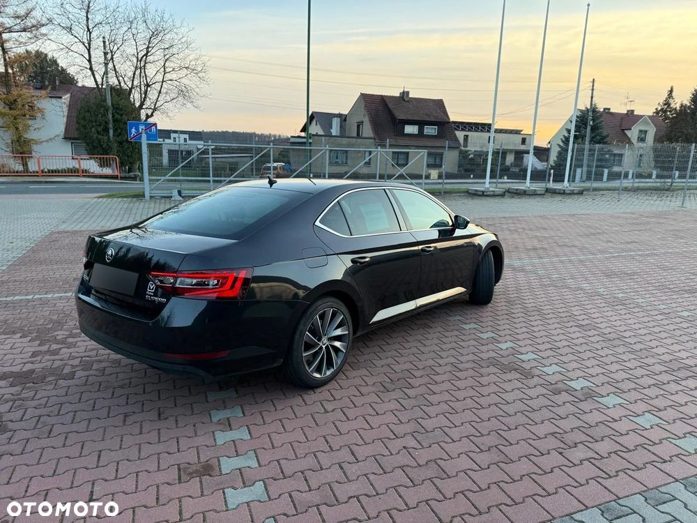 Skoda Superb 2.0 TDI L&K DSG - 5