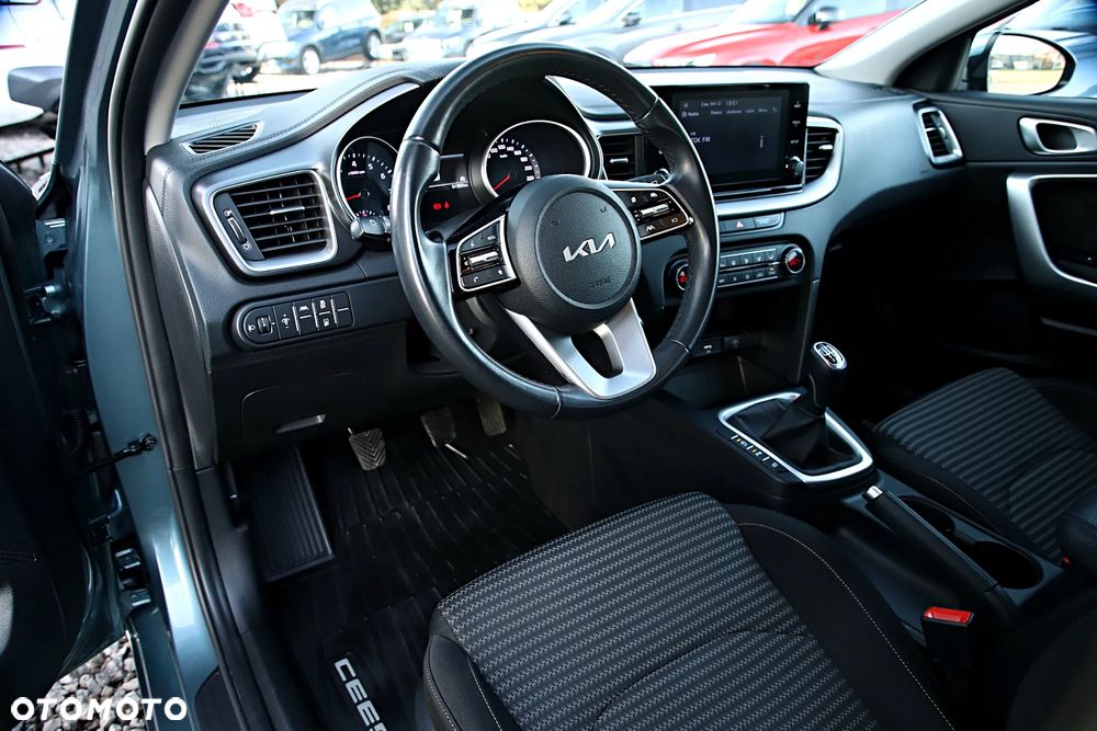 Kia Ceed 1.5 T-GDI M - 22