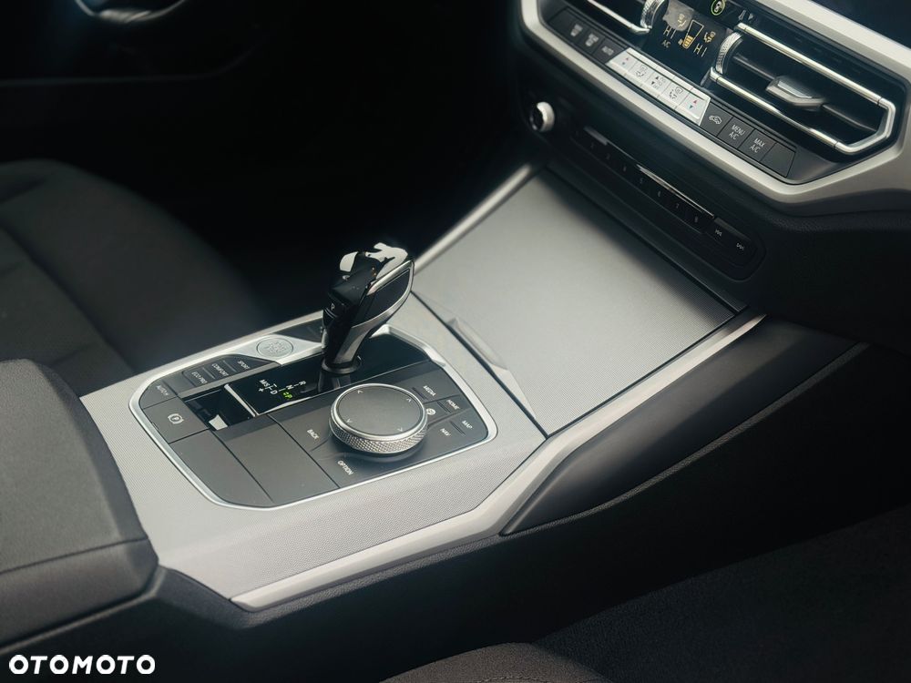 BMW Seria 3 320d Sport Line Shadow - 21