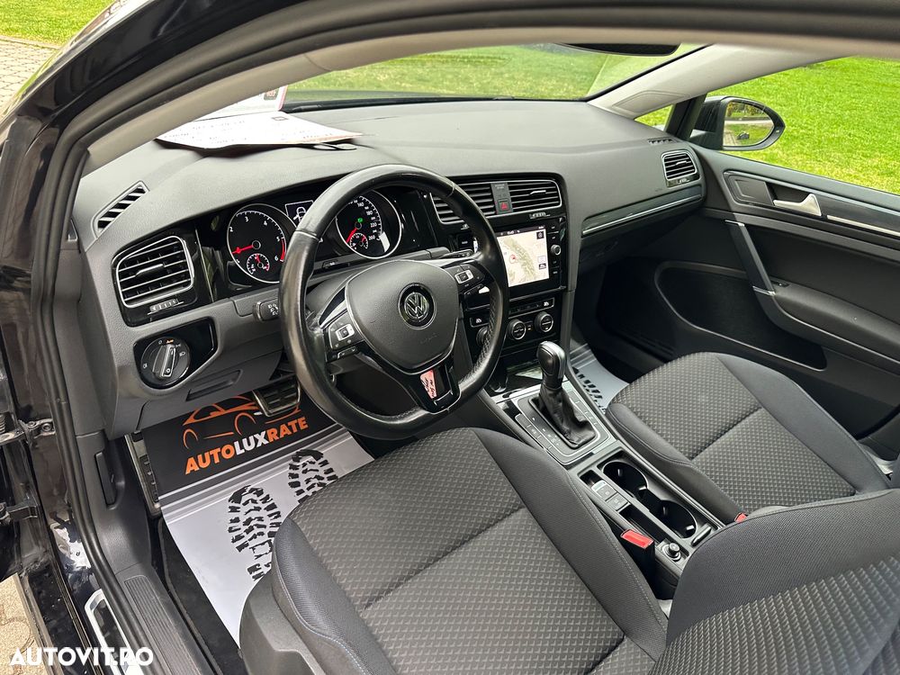 Volkswagen Golf - 12