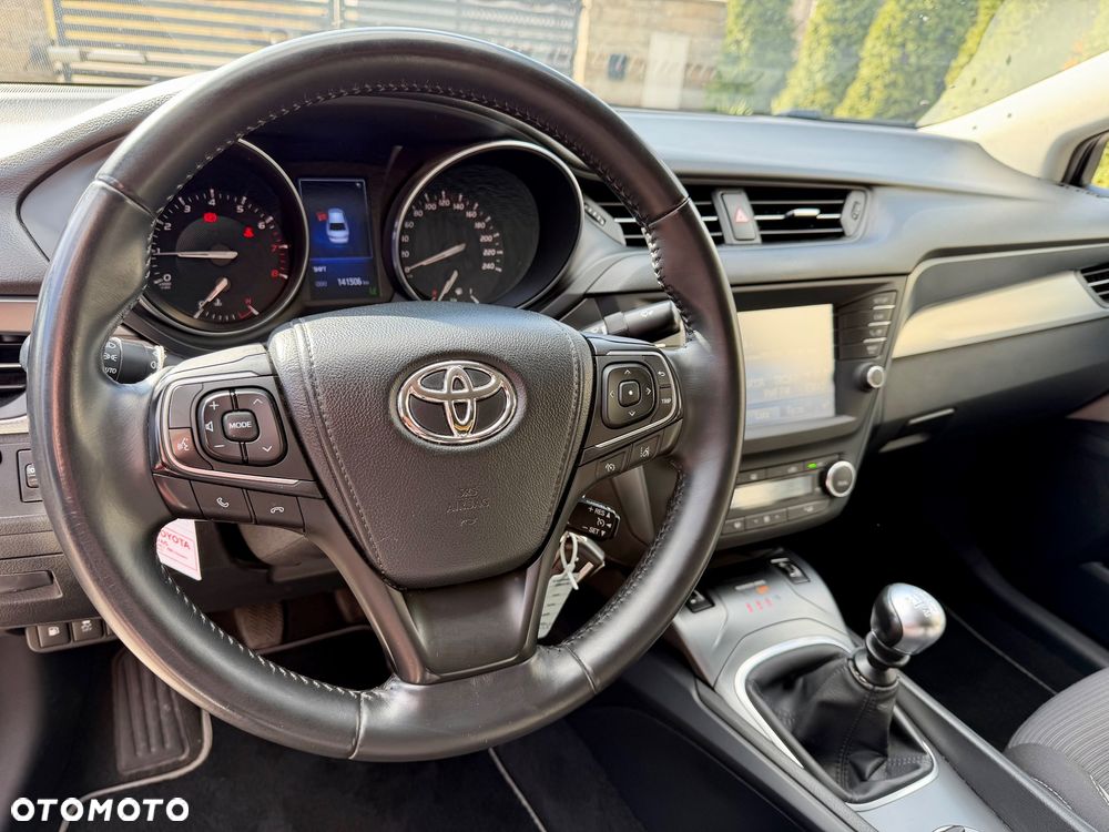 Toyota Avensis 1.8 Sol NAVI - 13