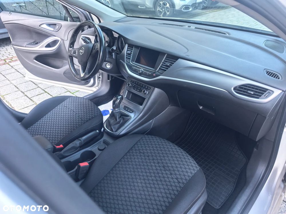 Opel Astra 1.2 T Edition S&S - 10