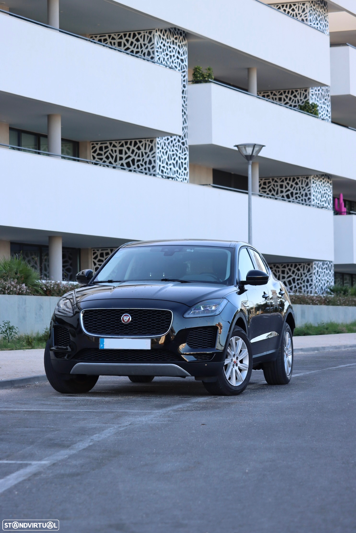 Jaguar E-Pace 2.0 i4D - 17