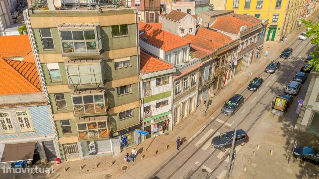 Edifício com espectacular vista sobre o Douro, em Massarelos, Porto - Grande imagem: 2/24