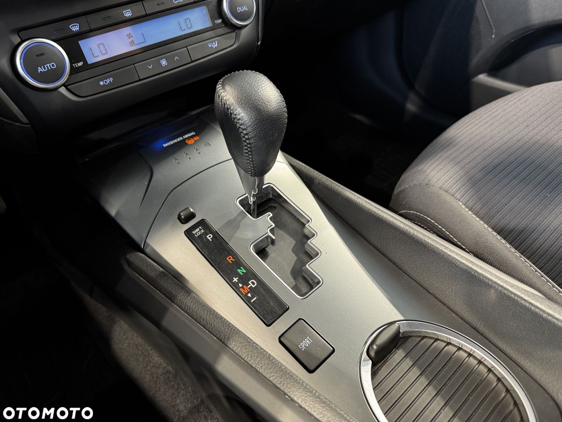 Toyota Avensis - 24