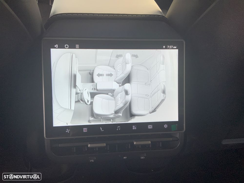 Tesla Model Y - 14
