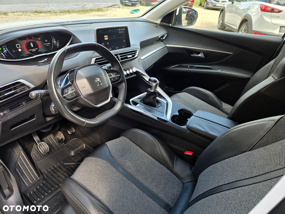 Peugeot 3008 - 11