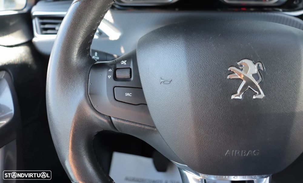 Peugeot 2008 1.2 PureTech Style - 23