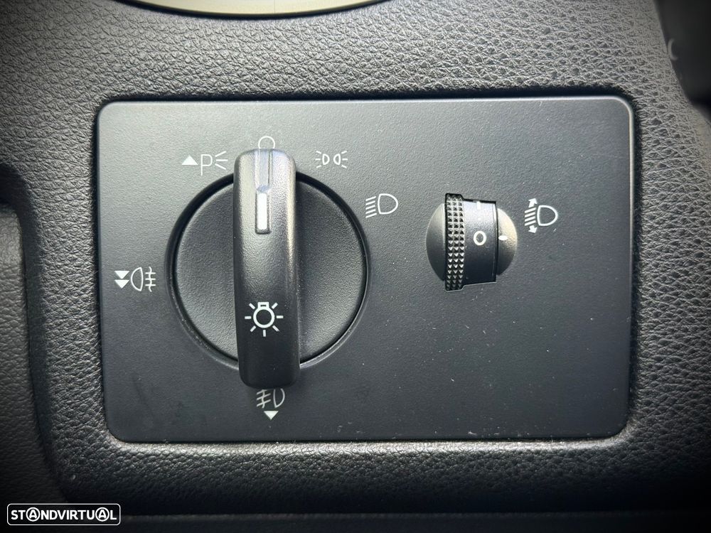 Ford Focus 1.4 16V Sport - 17