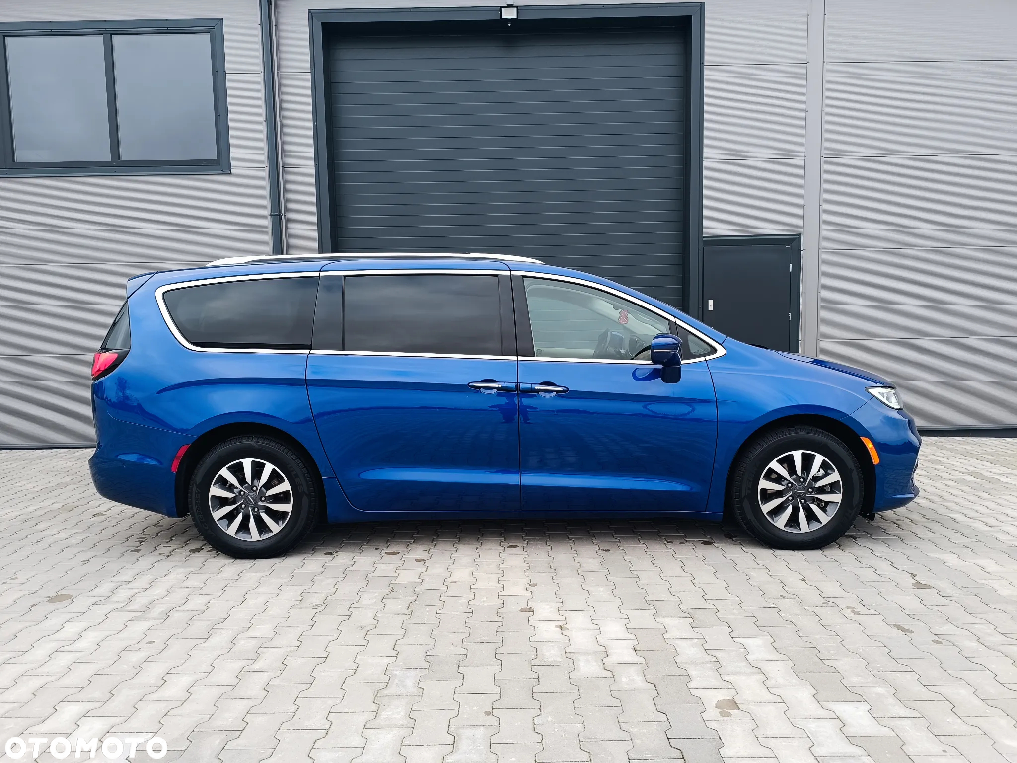 Chrysler Pacifica - 6
