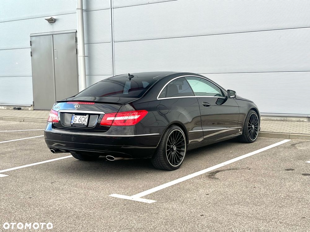 Mercedes-Benz Klasa E 350 BlueEFFICIENCY 7G-TRONIC Elegance - 6