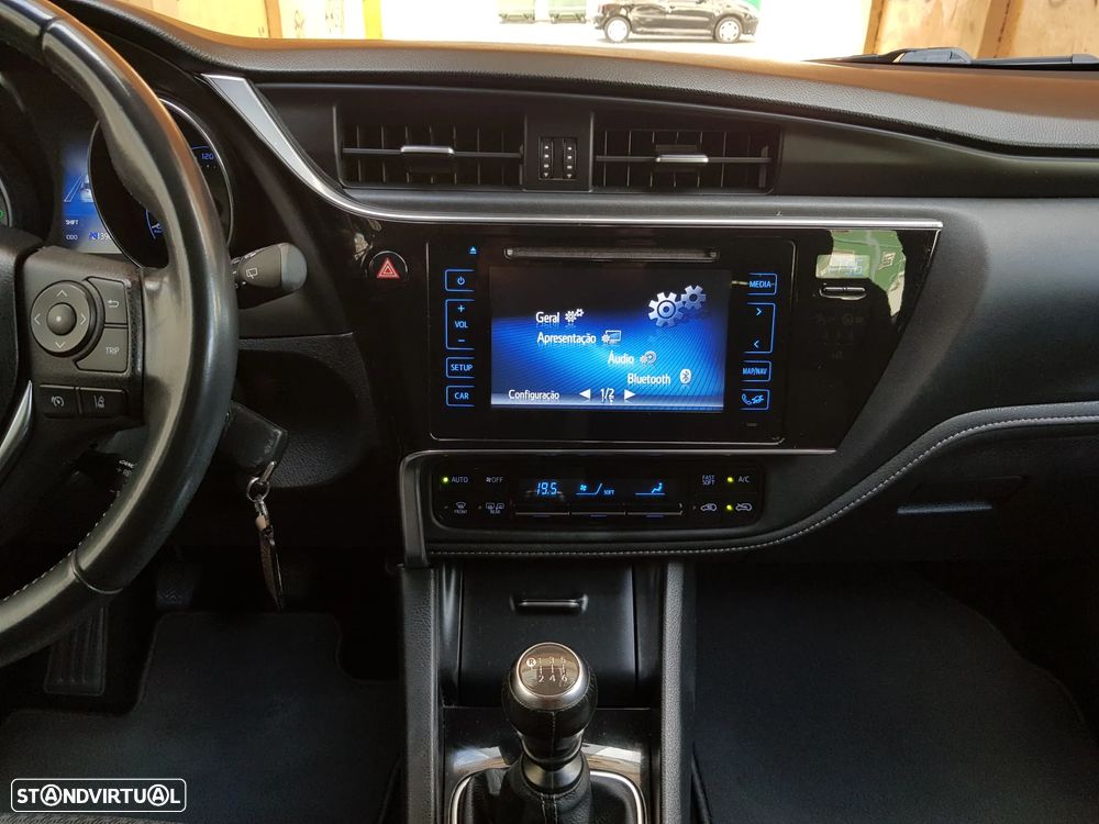 Toyota Auris Touring Sports 1.4 D-4D C.+P.Techo+P.Sport - 17