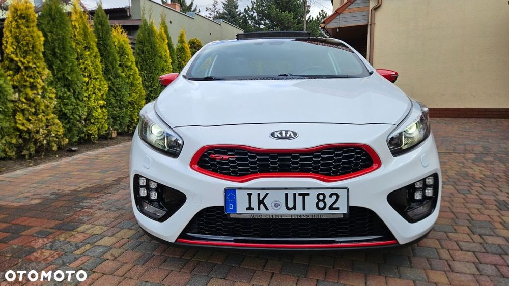 Kia Ceed - 12