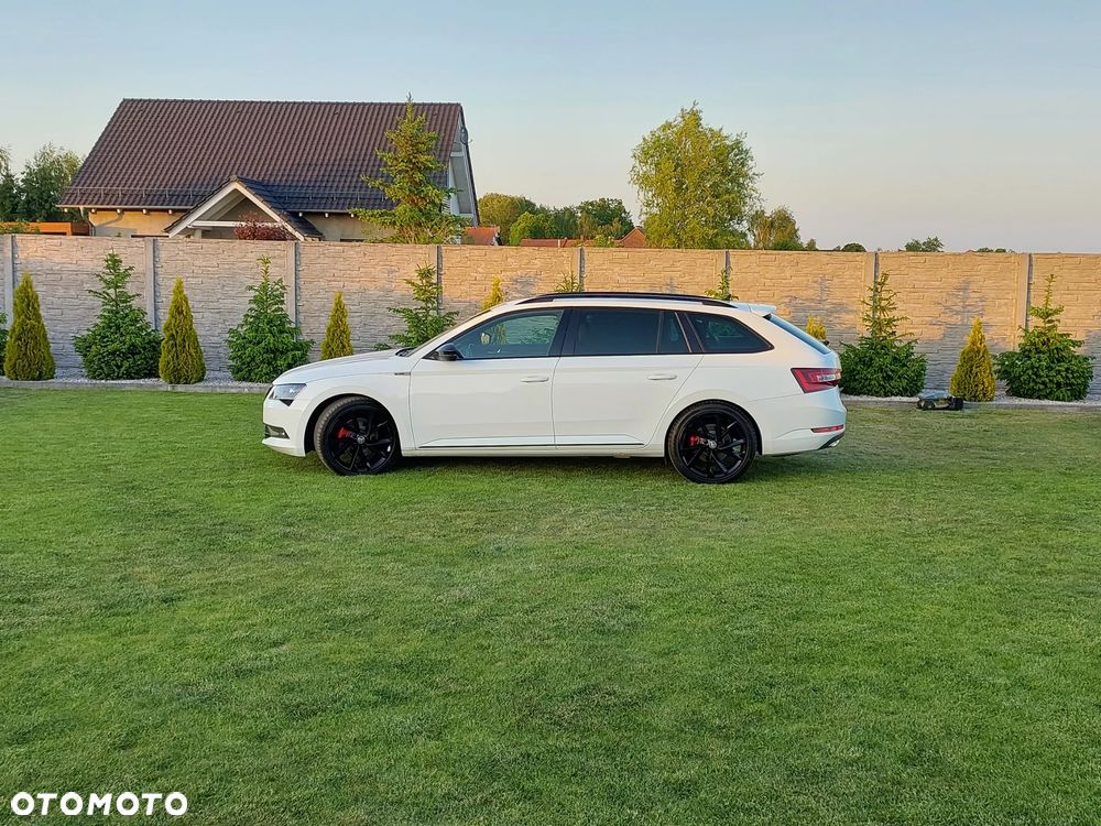 Skoda Superb 2.0 TDI Sportline DSG - 9