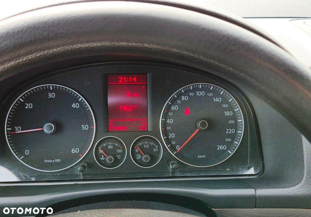 Volkswagen Touran - 14