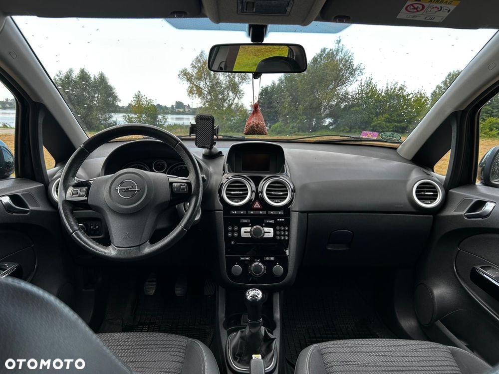 Opel Corsa 1.4 Cosmo - 9