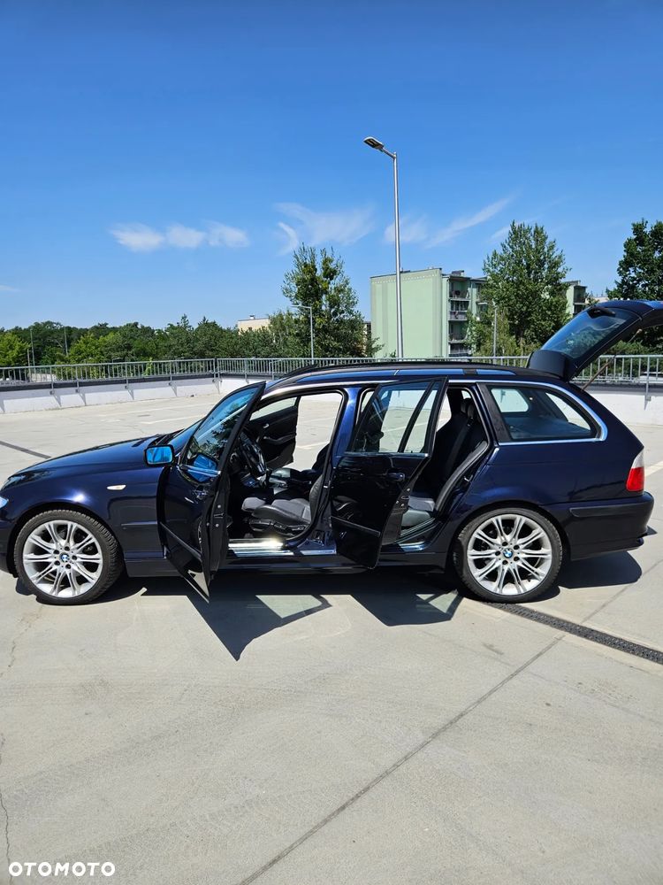 BMW Seria 3 320i - 32