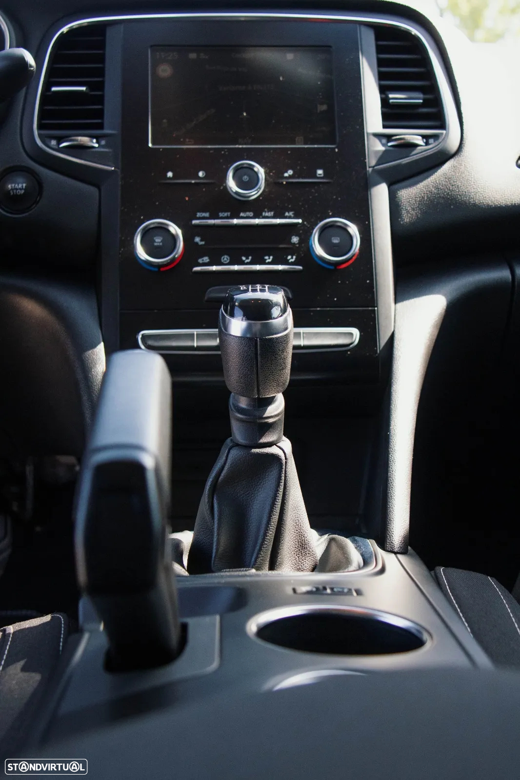 Renault Mégane 1.5 Blue dCi Limited - 6